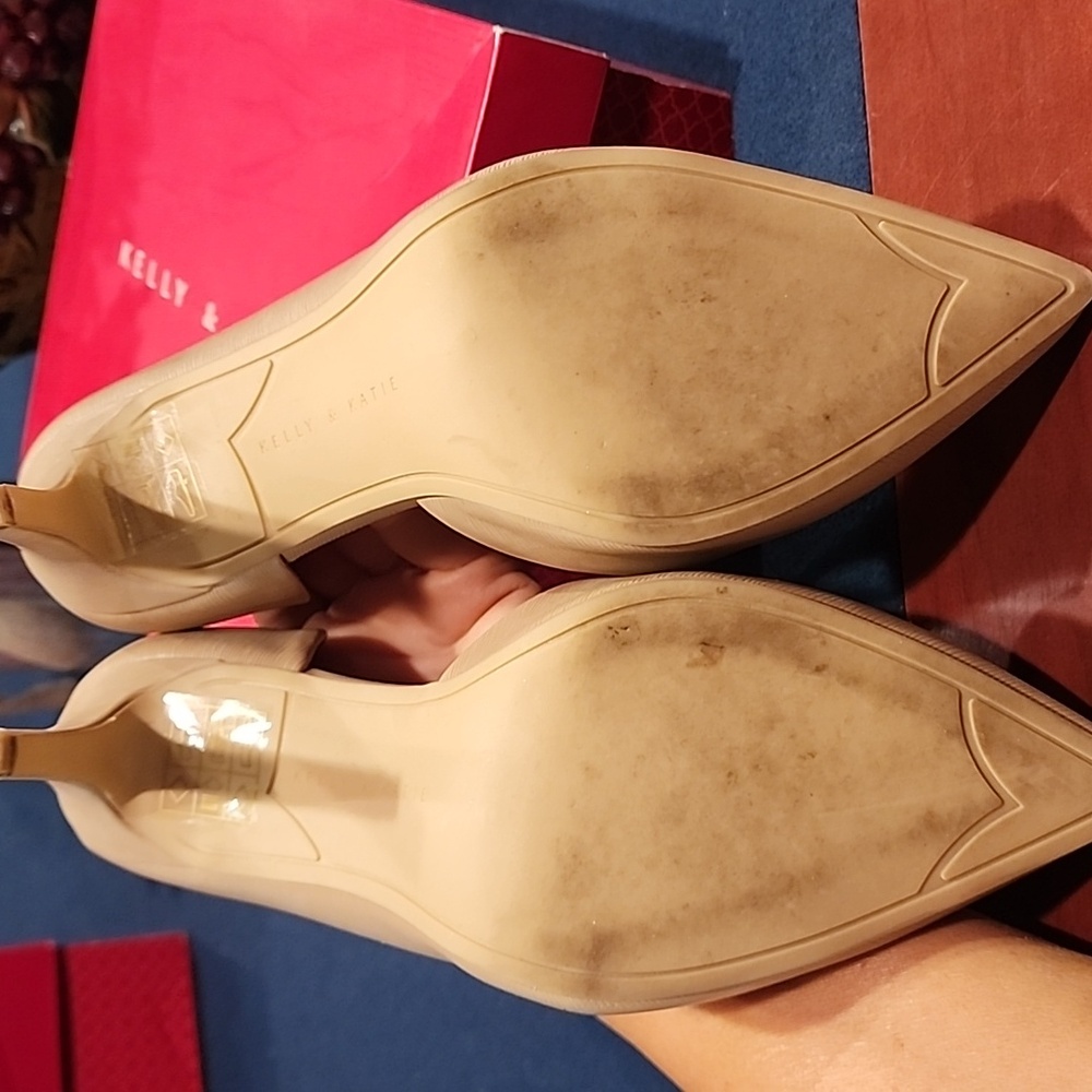 Kelly & Katie Taupe Heels Size 9 - Picture 6 of 6